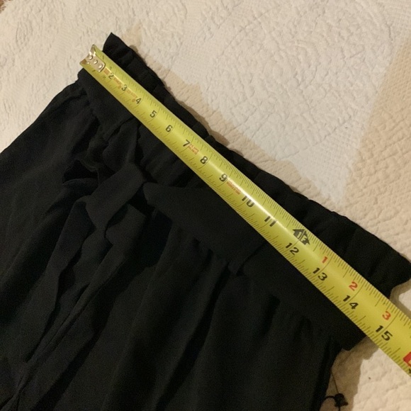 Laundry by Shelli Segal Paperbag shorts. NWT. Small - Picture 8 of 8